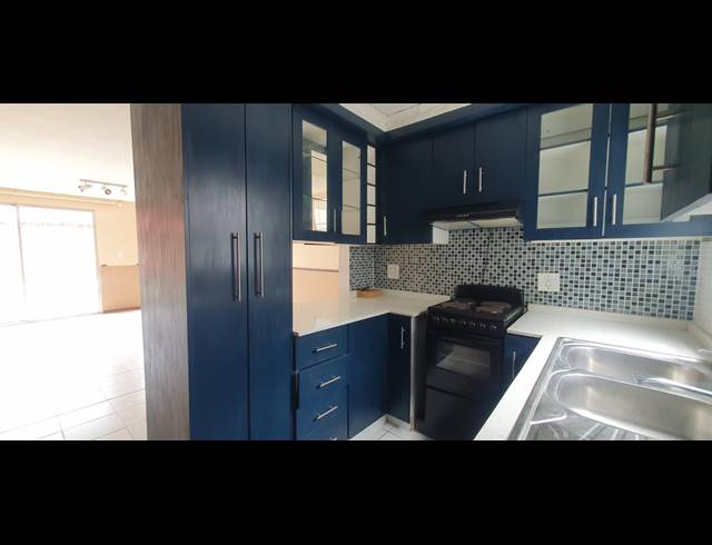 2 BEDROOM TOWNHOUSE FOR SALE IN WINCHESTER HILLS